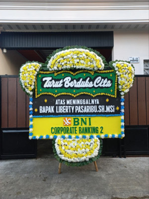 Papan Bunga Duka di Suradita