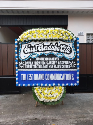 Papan Bunga Duka di Suradita